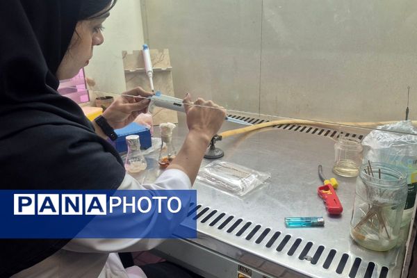 بازدید دانش‌آموزان فرزانگان۱ از مجتمع تحقیقاتی عصر انقلاب