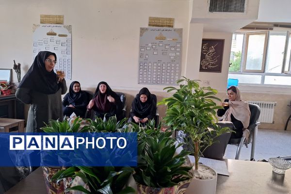 تقدیر و وداع اعضای انجمن اولیا و مربیان آموزشگاه معارف 6 از کادر آموزشگاه