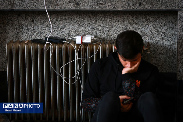 اعتکاف دانش‌آموزی در مسجد قمربنی هاشم (ع)