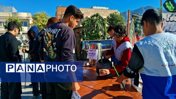 نسل امروز در کنار راویان حماسه