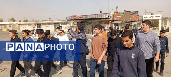 اعزام تیم اردویی دانش‌آموزان برگزیده نمونه دولتی معلم ساوجبلاغ به حرم مطهر حضرت معصومه (س) در قم 