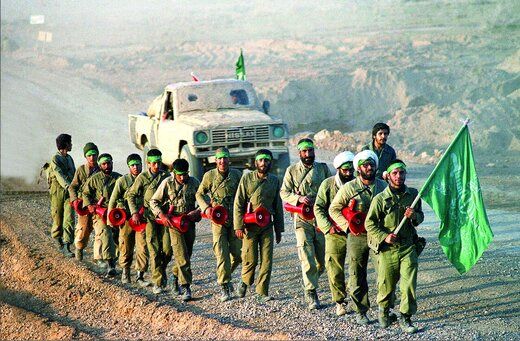 شهیدان هشت سال دفاع مقدس با ایثار و جانفشانی خود، امنیت کشور را تضمین کردند