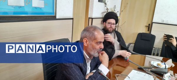 نشست خبرنگاران پانا با مدیر آموزش و پرورش ناحیه 3 قم