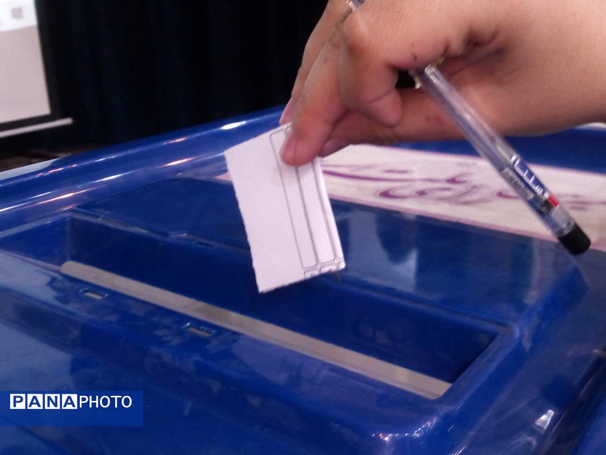 انتخابات هیئت‌رئیسه شوراهای دانش آموزی در شهرستان کاشمر