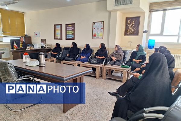 اولین جلسه انجمن اولیا و مربیان در آموزشگاه معارف ۶ شیراز 