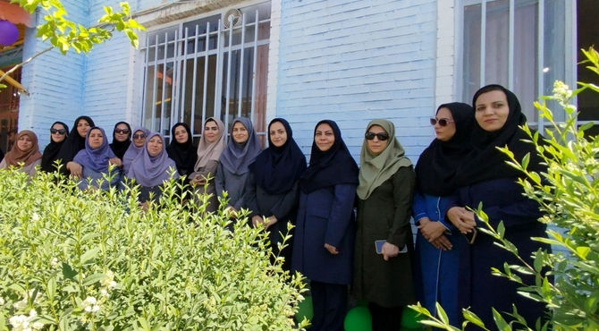 بزرگداشت مقام معلم و حضور خدام آستان قدس رضوی در دبستان شاهد اسما 