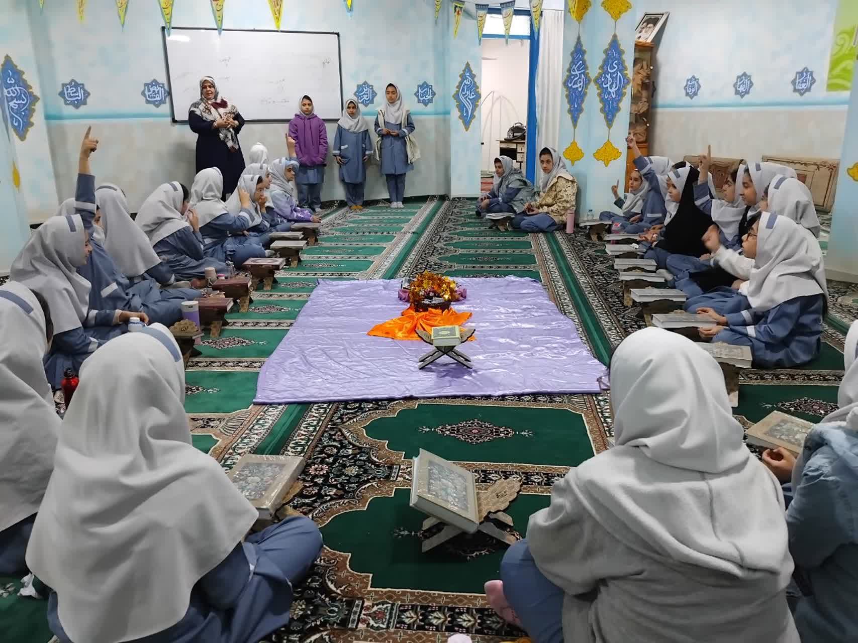 از معماهای سوره فتح تا نماز جماعت؛ تجربه‌ای متفاوت برای دانش‌آموزان