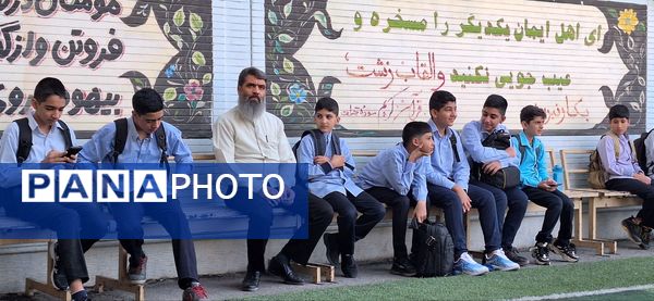 بازگشایی مدرسه شهید مطهری با لبخند مهر 