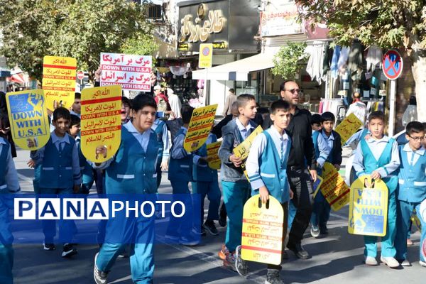 خروش دانش‌آموزان گرگانی در روز حماسه و بصیرت