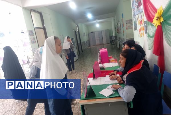 انتخابات شورای دانش‌آموزی در مدرسه شهید خاقانی شهرستان شیروان
