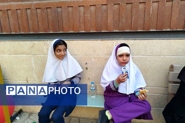 برگزاری جشن شکوفه ها در دبستان حضرت مریم ناحیه یک شهرری