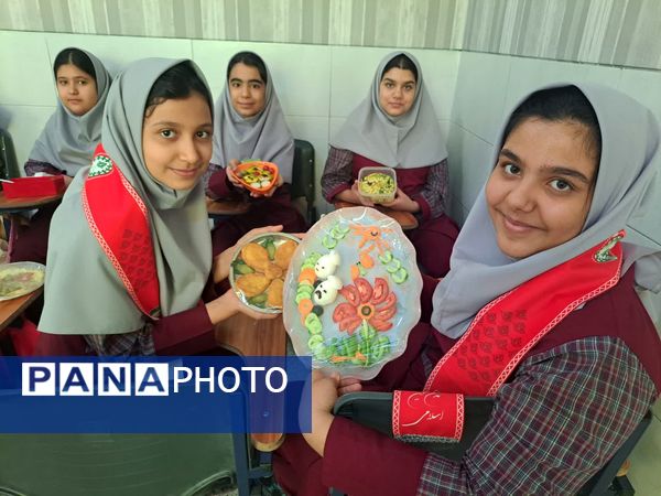 جشن روز جهانی تخم مرغ در دبستان دخترانه الزهرا یزد