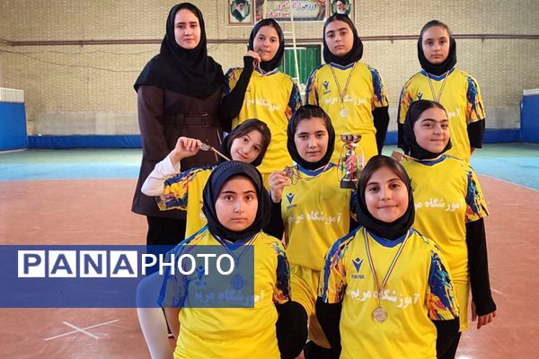 برگزاری مسابقه فوتسال دانش‌آموزی دختران ابتدایی در بهارستان دو
