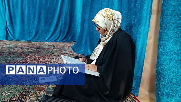 جشن میلاد حضرت زینب(س) با حضور پرشور مردم یاسوج در حرم امامزاده عبدالله(ع) 