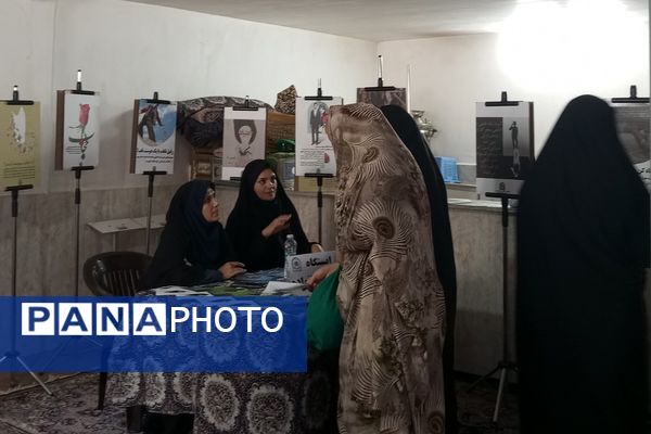 بازدید مردم نصیرشهر از نمایشگاه پیشگیری از آسیب‌های اجتماعی و ترک اعتیاد