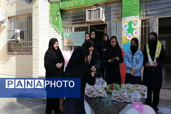 جشن میلاد باسعادت حضرت زینب کبری (س) و روز پرستار در دبیرستان شهید مجید دهنوی نیشابور