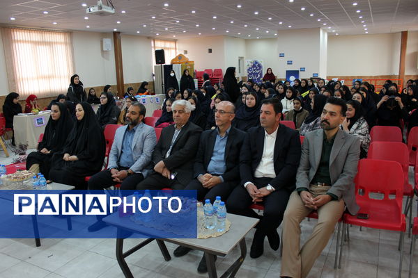 زنگ آغاز رقابت‌های هنری در گل‌های نمونه ورامین به صدا در آمد