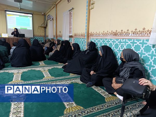 جلسه آموزش خانواده در دبیرستان میرزا جعفر سروقد مشهد مقدس 