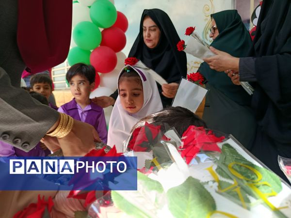 رنگین‌‌کمان شادی و یادگیری در جشن غنچه‌‌ها