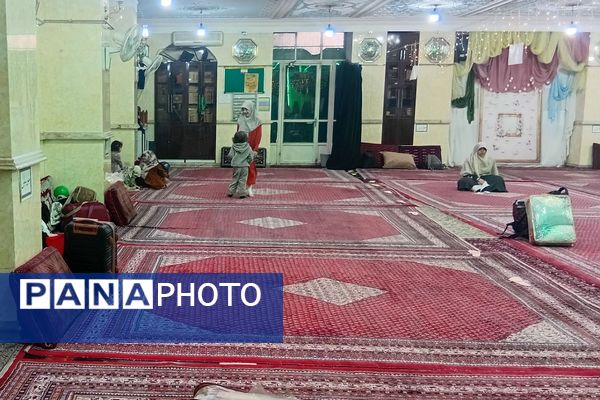 ورود دانش‌ آموزان دختر ناحیه دو شهرری به مراسم معنوی اعتکاف 