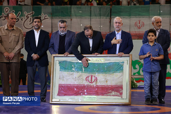 جشن قهرمانی تیم‌های ملی کشتی آزاد و فرنگی ایران