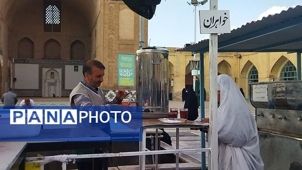 گذری بر فعالیت چایخانه مسجد جامع در سومین جمعه آذر ماه 