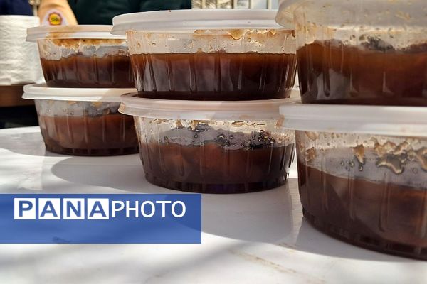 برگزاری بازارچه صنایع دستی و غذا در دبیرستان‌ حضرت‌ معصومه (س) شهرستان فیروزکوه