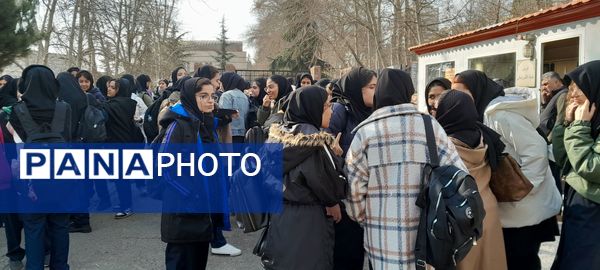 برگزاری اردوی دانش‌آموزان دبیرستان فرزانگان استعداد درخشان ملارد به کاخ سعدآباد