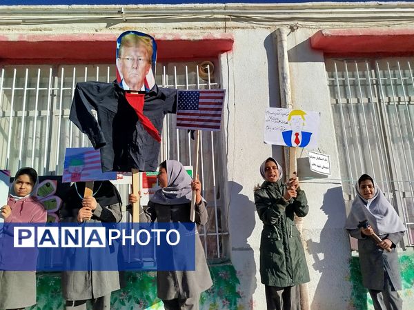 دانش‌آموزان شهید نجفی فدافن هم‌صدا با انقلاب در مراسم سیزده آبان