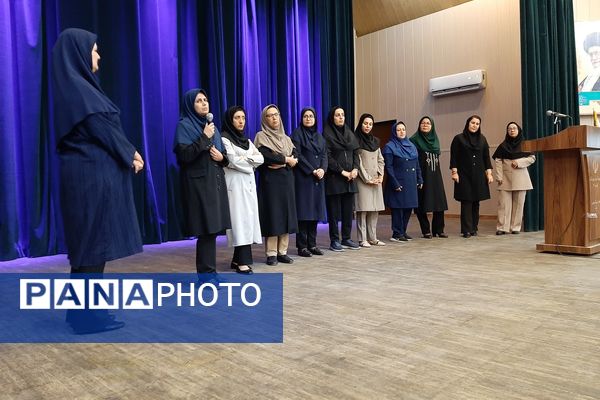 انتخابات انجمن اولیا و مربیان دبیرستان دخترانه پویش ناحیه 3 شیراز