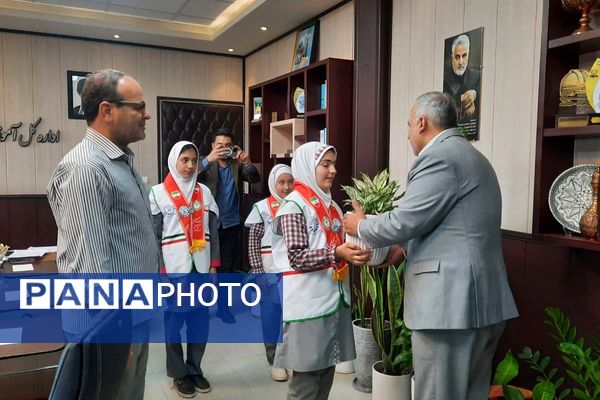 دیدار دانش آموزان پیشتاز پاکدشت با مدیرکل آموزش و پرورش شهرستانهای تهران