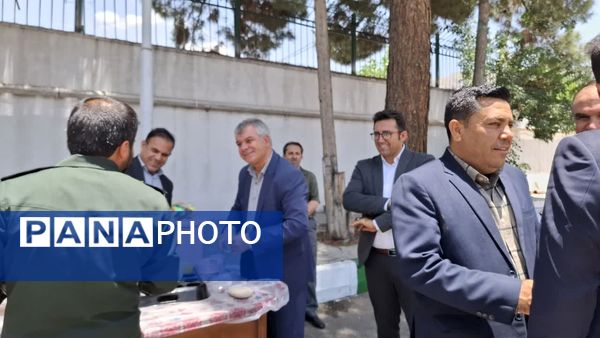 پخش شربت به مناسبت عید سعید غدیر خم در اداره‌کل آموزش و پرورش کهگیلویه و بویراحمد