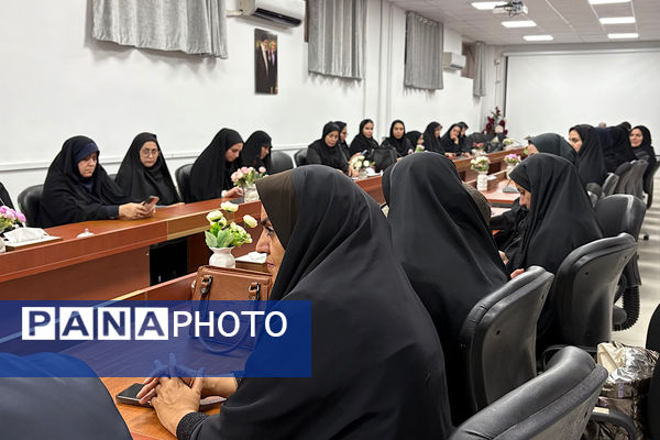 قدردانی از نقش بانوان در عرصه تعلیم و تربیت اسلامشهر