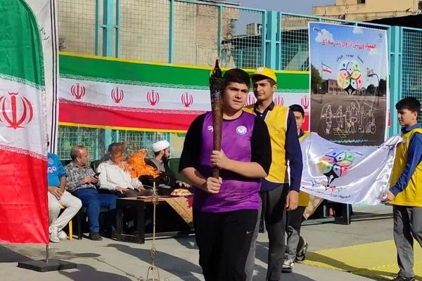 افتتاحیه المپیاد ورزشی درون مدرسه ای در دبیرستان شاهد علامه طباطبایی ناحیه دو شهرری 