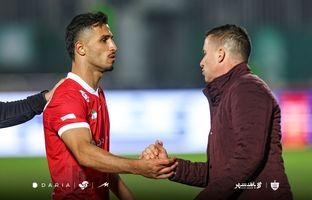 ورزشگاه دستگردی میزبان پرسپولیس - پیکان