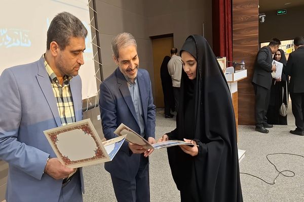 تجلیل از ۸۰۰ دانش‌آموز نخبه فرهنگی هنری استان قم