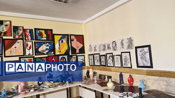 تجلی خلاقیت و نوآوری در نمایشگاه هنرهای دستی دانش‌آموزان هنرستان زنده‌یاد کبری زرگران ملارد