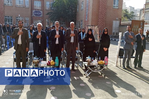 آیین نواختن زنگ استاندارد در هنرستان صدیقه ناظران 