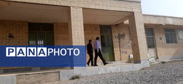 نشست مدیر آموزش و پرورش ناحیه یک بندرعباس با بخشدار و دهیاران بخش شمیل