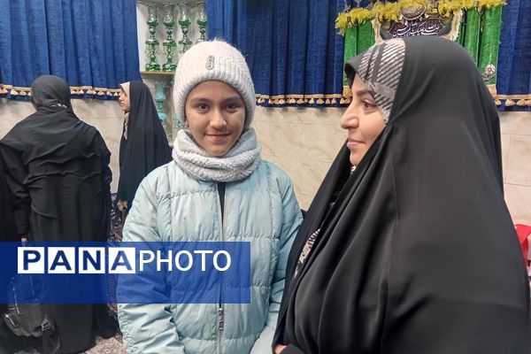 ورود دانش‌ آموزان دختر ناحیه دو شهرری به مراسم معنوی اعتکاف 