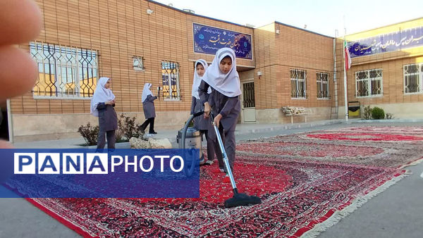 دورهمی دانش‌آموزان مدرسه حضرت رقیه(س) روستای صرم در ضیافت افطاری