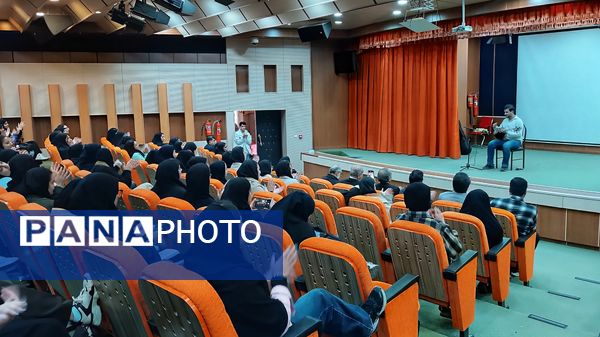 برگزاری محفل شعر در دانشگاه یاسوج