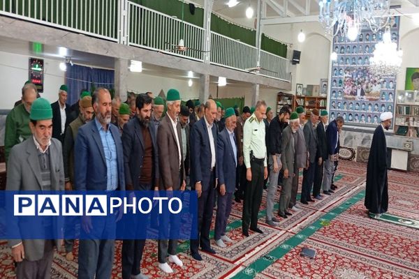 نماز جمعه همزمان با ایام فاطمیه در مسجد جامع شهر بارنیشابور