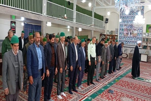 نماز جمعه همزمان با ایام فاطمیه در مسجد جامع شهر بارنیشابور