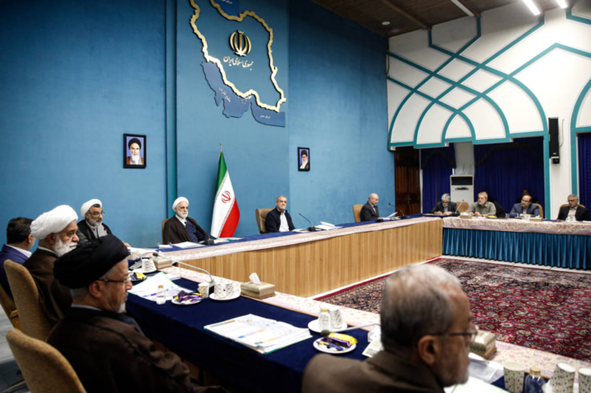 تصویب نامگذاری اول مهر به عنوان روز پرچم