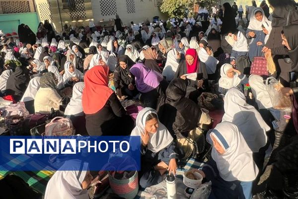 برگزاری مراسم صبحانه مادر دختری همزمان با آغاز هفته‌ پیوند اولیا و مربیان در دبستان مهندس وحید کیهانی ناحیه یک شهرری