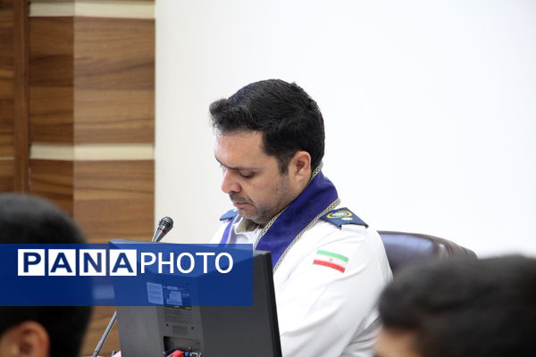 نشست معاون پرورشی و فرهنگی وزیر آموزش و پرورش با دانش آموزان پسر عضو تشکل‌های دانش‌آموزی 
