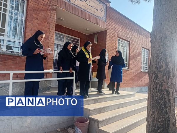 کارگاه آموزش فریادهای شادی و نغمه‌های آوایی در مدرسه مادر مهربان خلیل آباد
