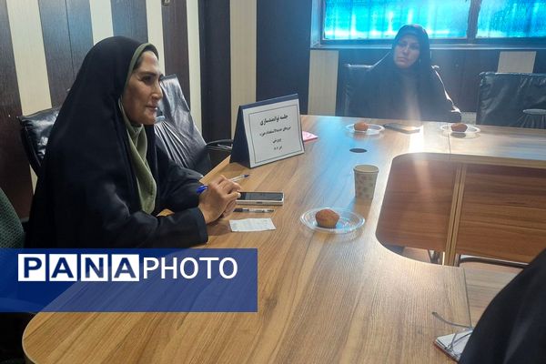 جلسه توانمندسازی نیروی های جدید الاستخدام حوزه پرورشی اداره آموزش و پرورش کهریزک 