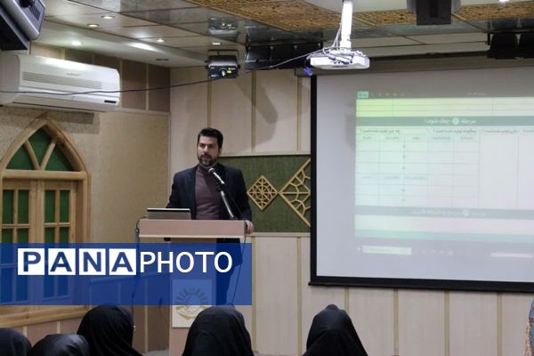 نشست تخصصی اجرای طرح نماد و لیگ جت در مدارس متوسطه ناحیه یک یزد